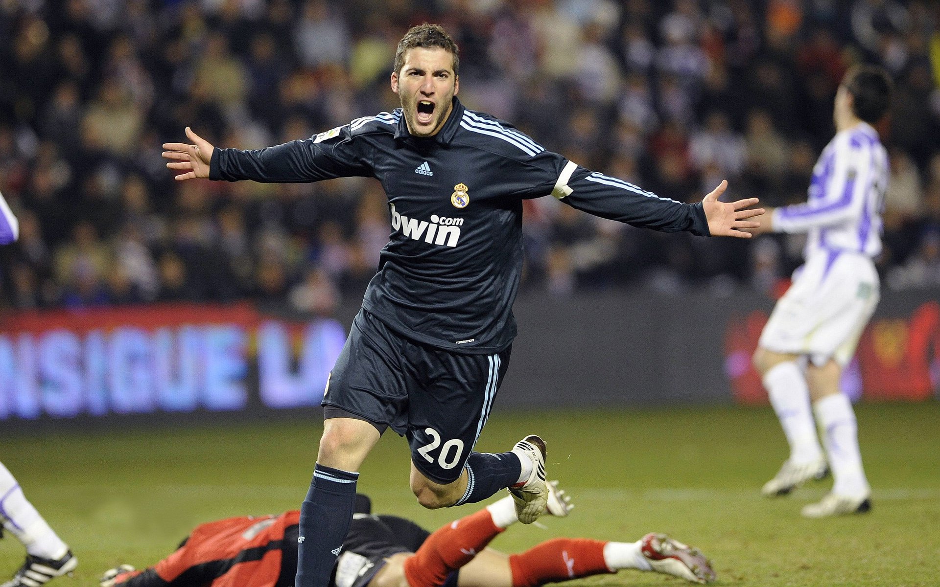 巴萨双星逆袭！拉什福德和费尔明携手造20球，拉什福德转会身价